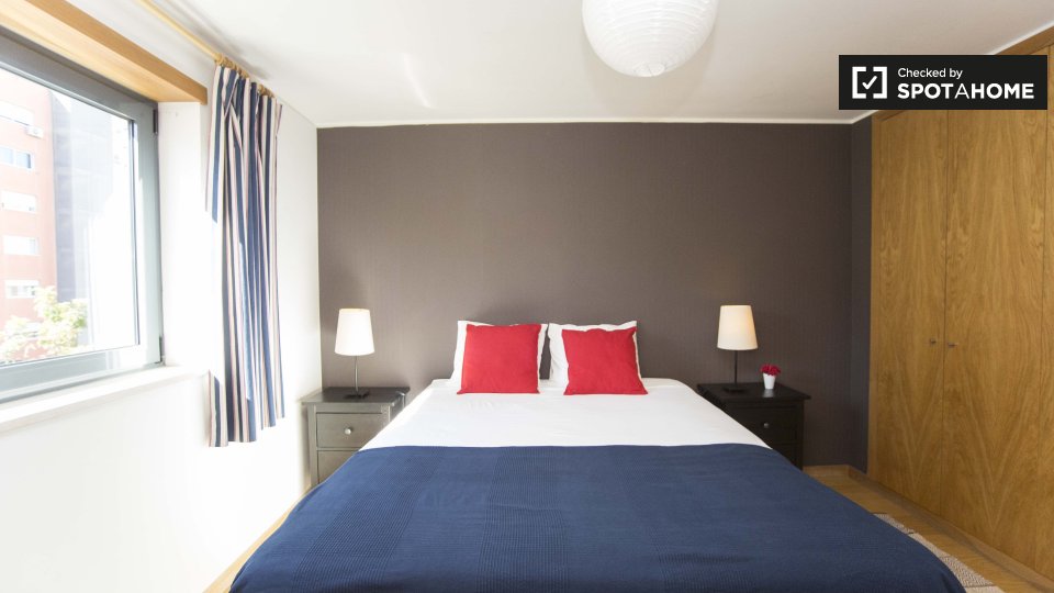 Double room Lisbon, 3 beds, 80m² — photo 15