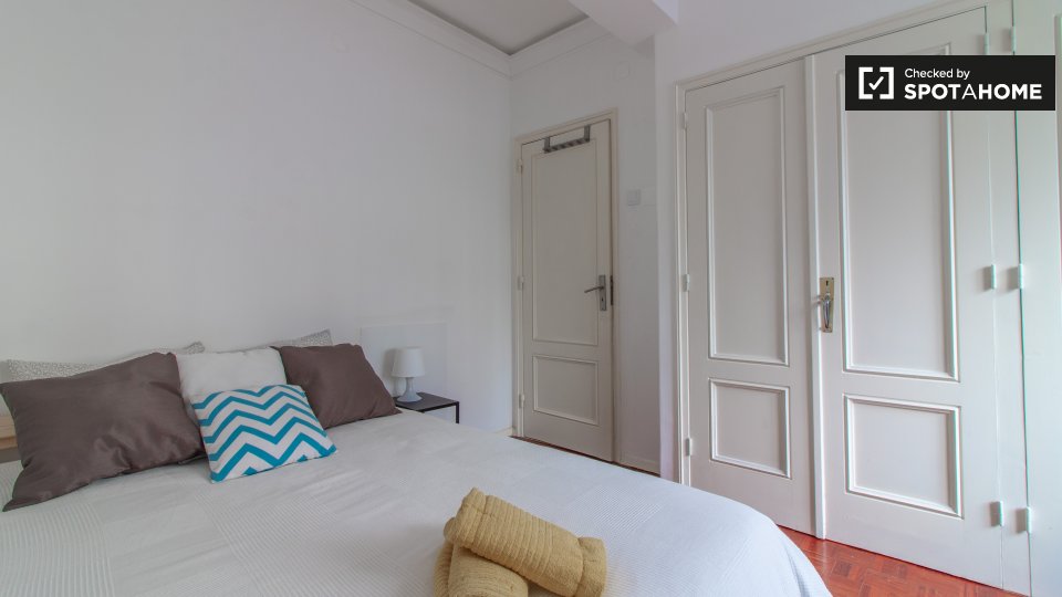 Double room Lisbon, 9 beds, 160m² — photo 3