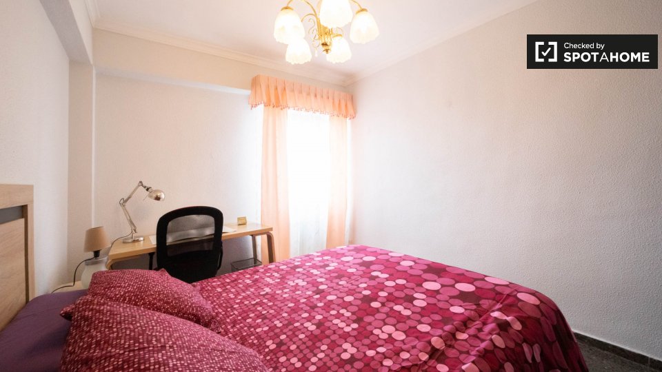 Double room Madrid, 4 beds, 86m² — photo 4