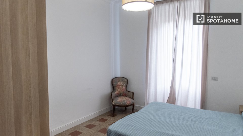 Double room Rome, 3 beds — photo 10