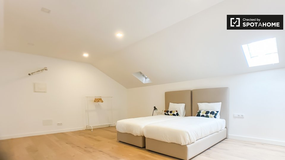 Apartment Lisbon, 5 beds — photo 13