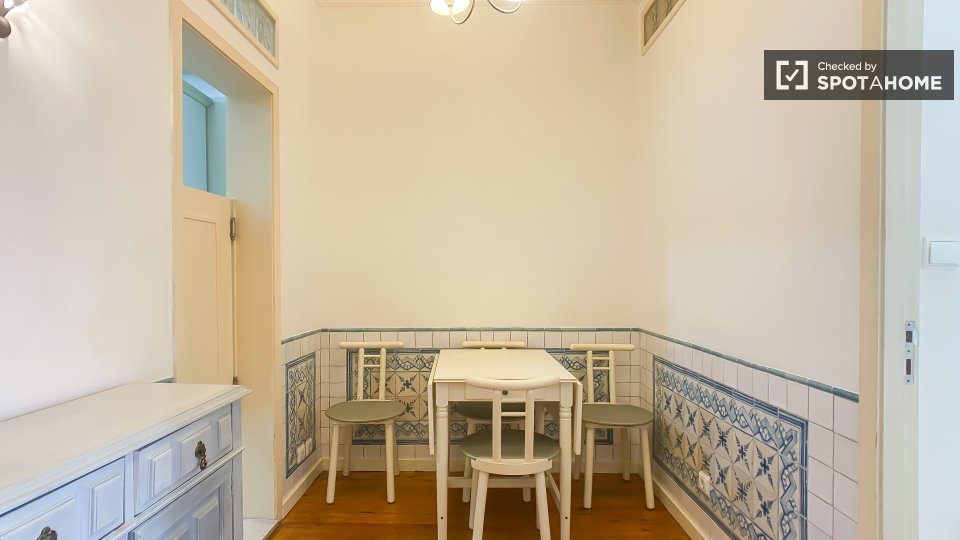 Apartment Lisbon, 1 bed, 65m² — photo 12
