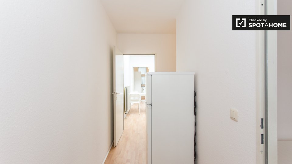 Double room Berlin, 3 beds, 67m² — photo 17