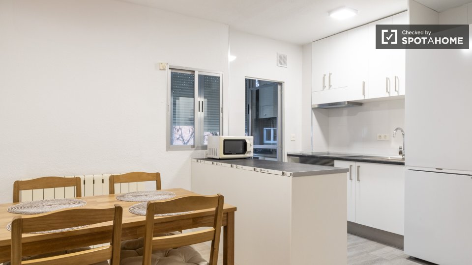 Apartment Madrid, 4 beds — photo 8