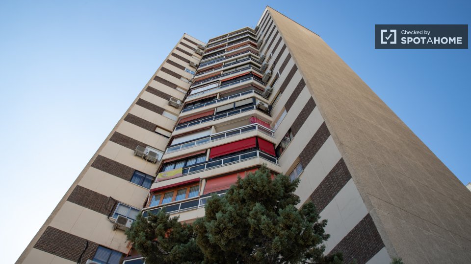 Double room Madrid, 4 beds, 110m² — photo 16