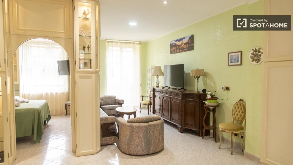 Apartment Rome, 1 bed — photo 2