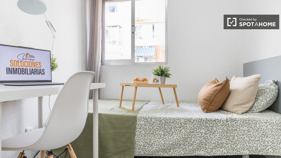 Double room Madrid, 4 beds — photo 58