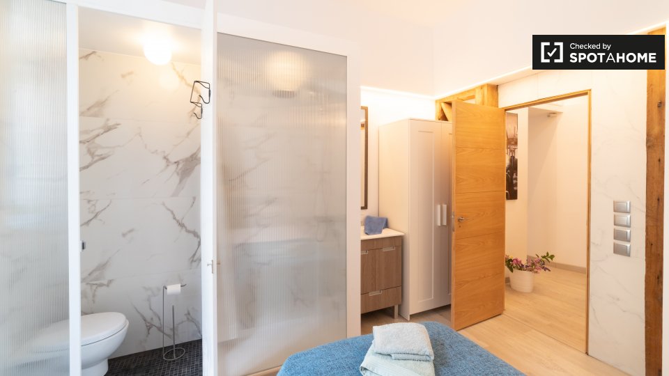 Double room Lisbon, 5 beds, 120m² — photo 1