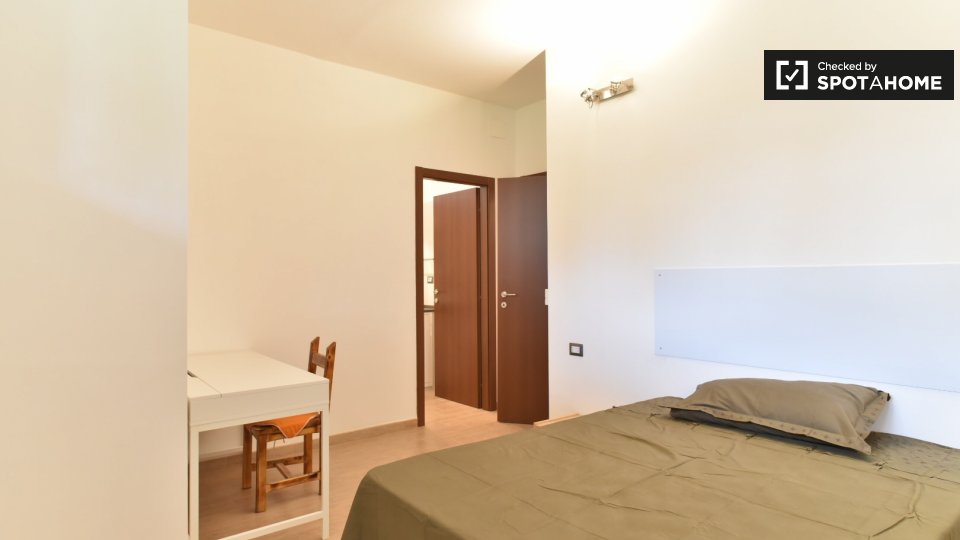 Double room Rome, 3 beds, 120m² — photo 4
