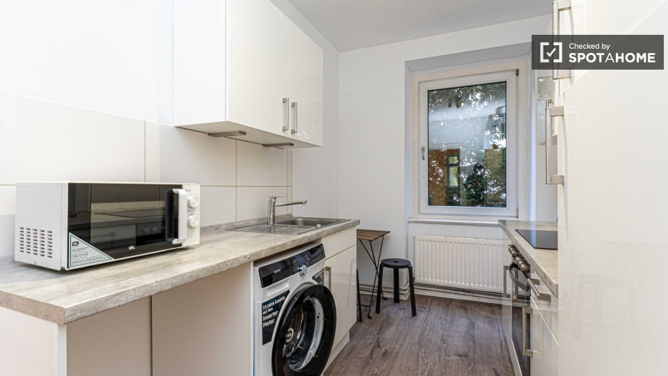 Double room Berlin, 3 beds, 73m² — photo 3