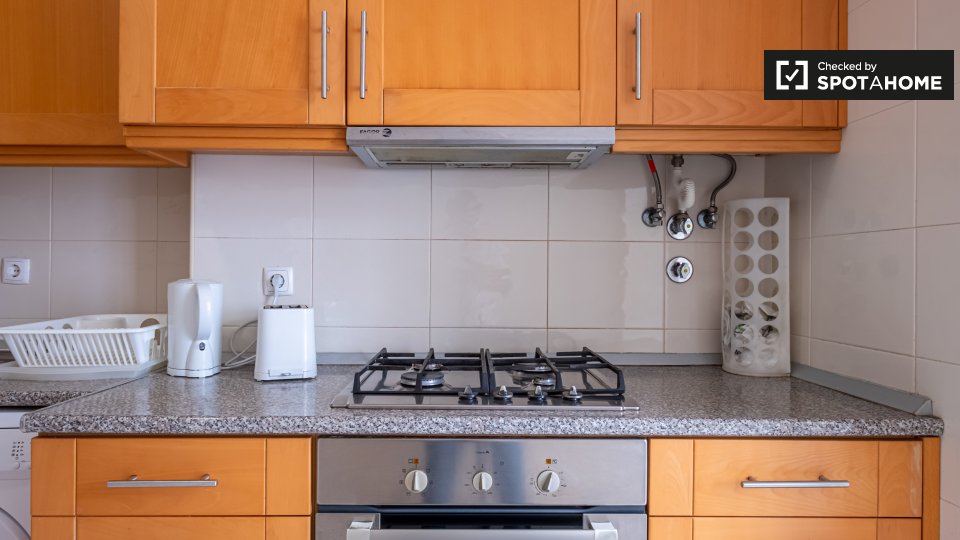 Double room Lisbon, 6 beds — photo 10