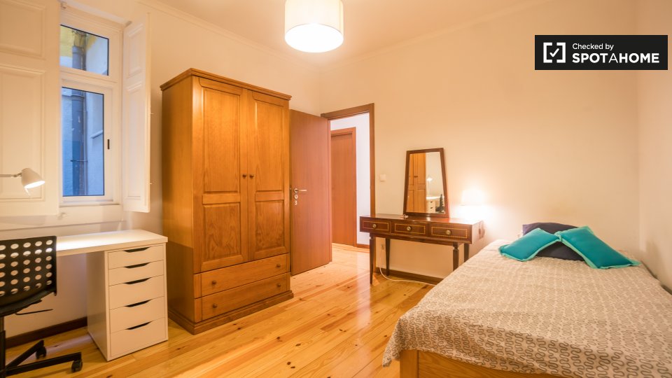 Double room Lisbon, 6 beds, 150m² — photo 2