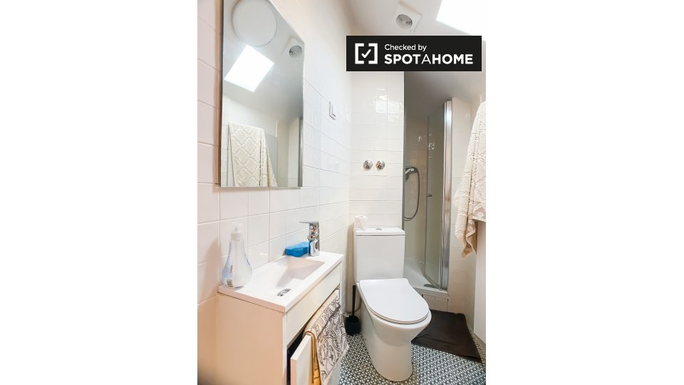 Double room Lisbon, 1 bed — photo 14