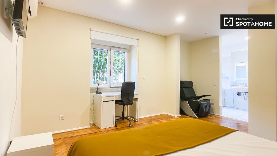 Double room Lisbon, 2 beds — photo 2