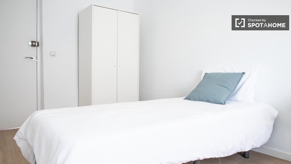 Double room Madrid, 4 beds — photo 14