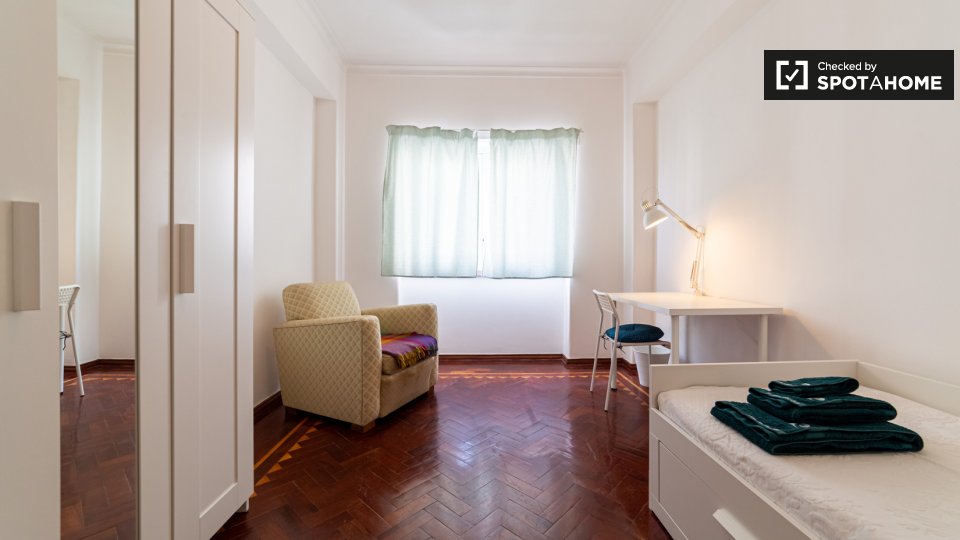 Double room Lisbon, 4 beds, 120m² — photo 2