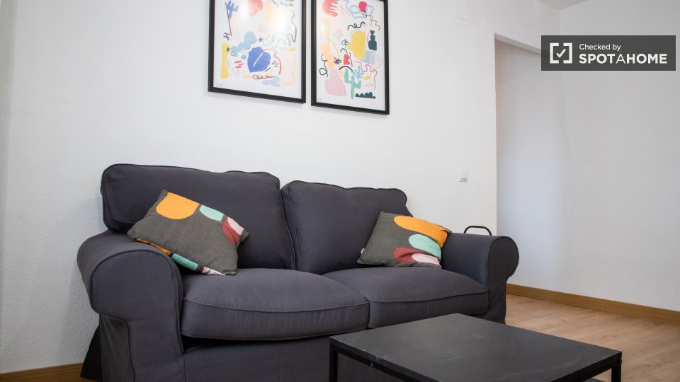 Double room Madrid, 3 beds, 57m² — photo 17