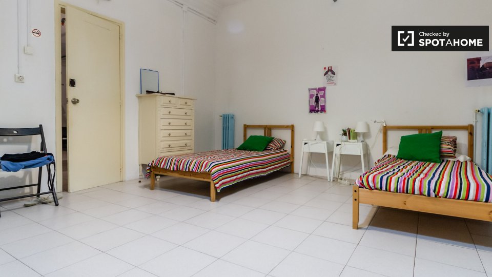 Double room Barcelona, 12 beds — photo 2