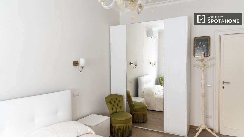 Double room Rome, 3 beds — photo 17