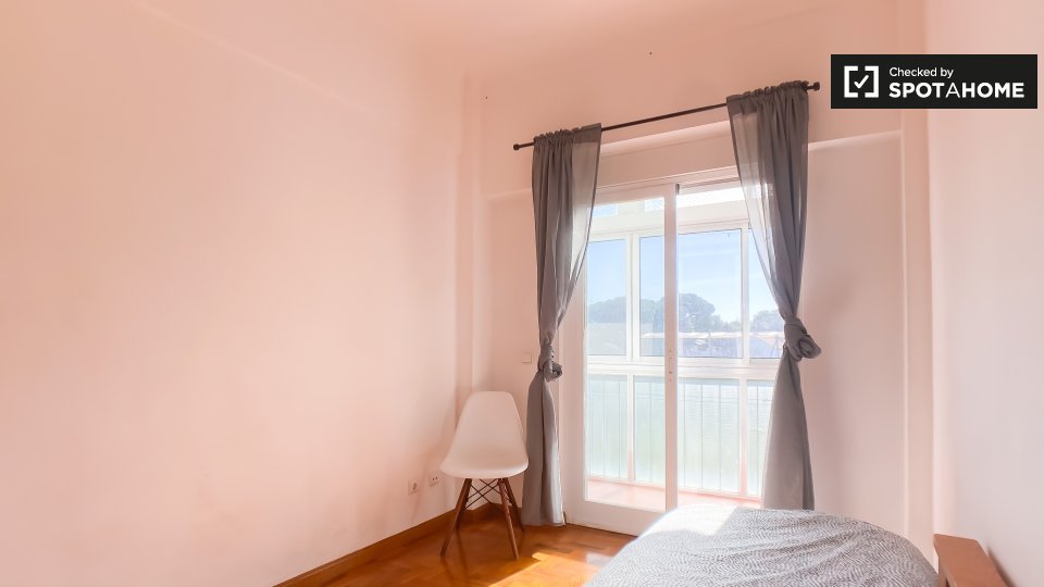 Apartment Lisbon, 2 beds, 61m² — photo 17