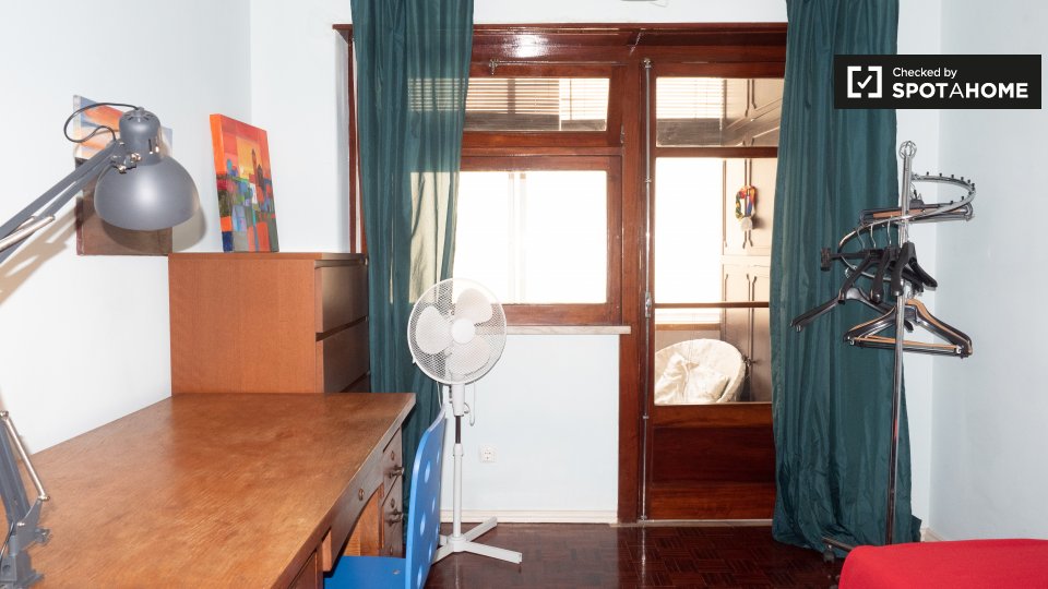 Double room Lisbon, 2 beds, 84m² — photo 2