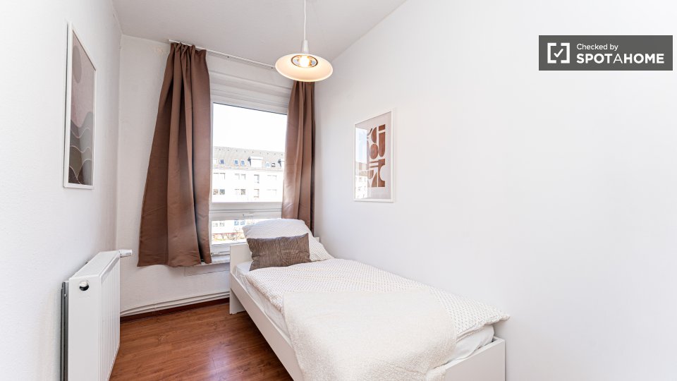 Double room Berlin, 7 beds, 115m² — photo 2