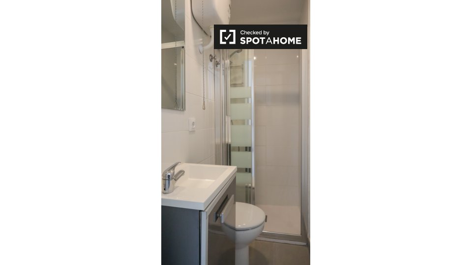 Double room Madrid, 5 beds — photo 13