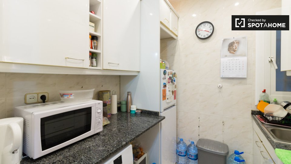 Double room Barcelona, 3 beds — photo 8