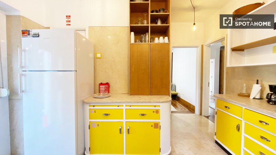 Double room Lisbon, 6 beds — photo 58