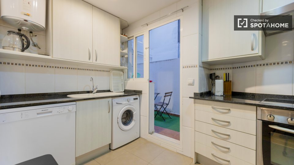 Apartment Valencia, 2 beds, 78m² — photo 33