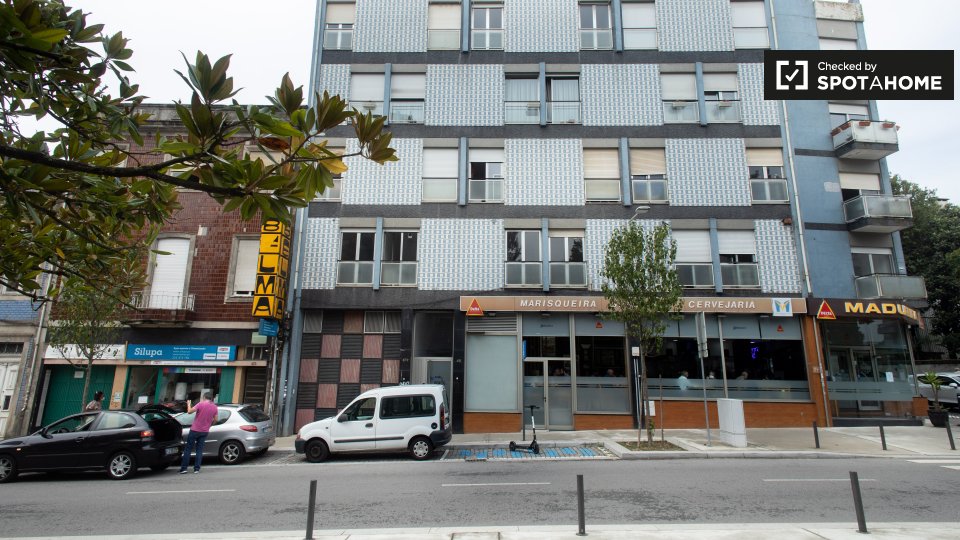 Double room Porto, 9 beds, 285m² — photo 16
