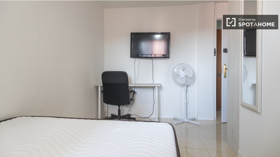 Double room Madrid, 5 beds — photo 27