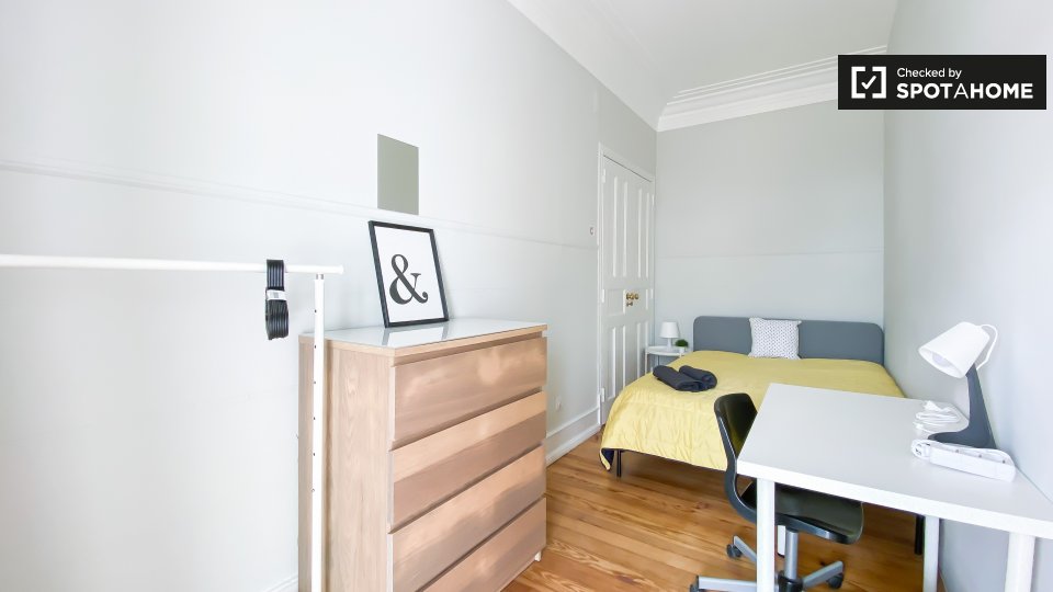 Double room Lisbon, 7 beds, 130m² — photo 14