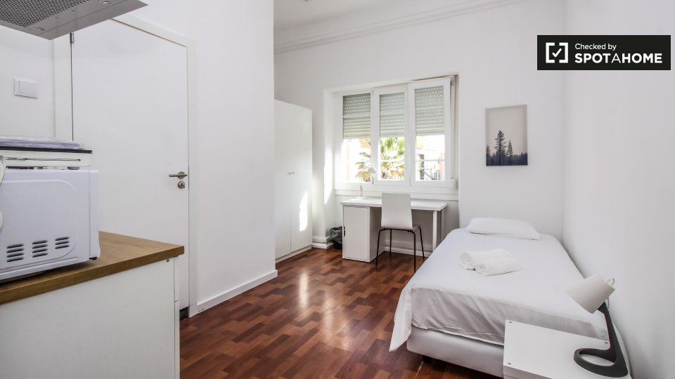 Double room Lisbon, 11 beds — photo 1