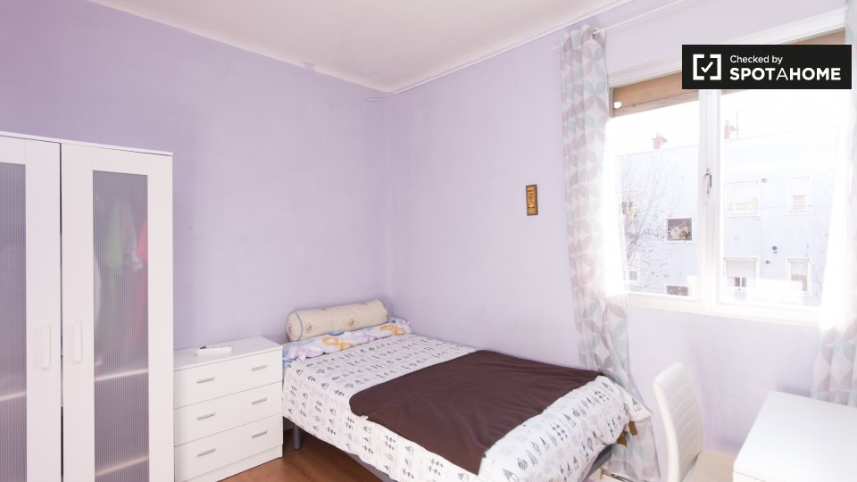 Double room Madrid, 3 beds, 72m² — photo 3