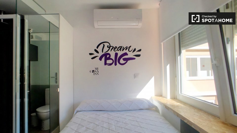 Double room Madrid, 6 beds — photo 12
