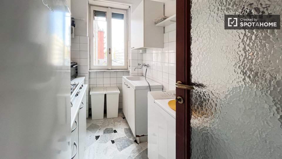 Double room Milan, 4 beds — photo 11