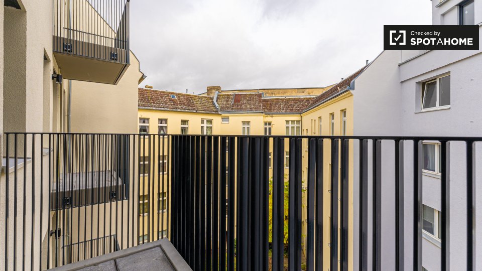 Double room Berlin, 5 beds, 70m² — photo 16