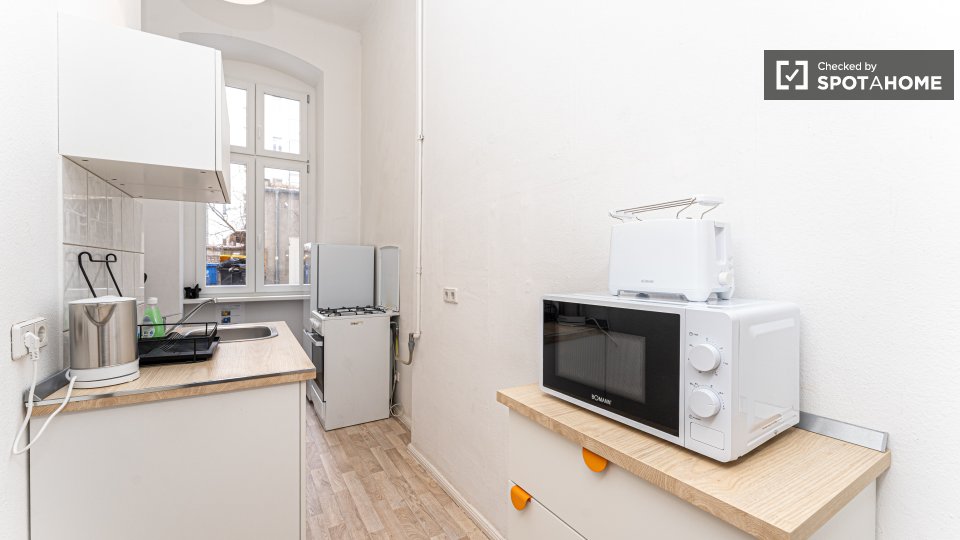 Double room Berlin, 2 beds, 62m² — photo 13
