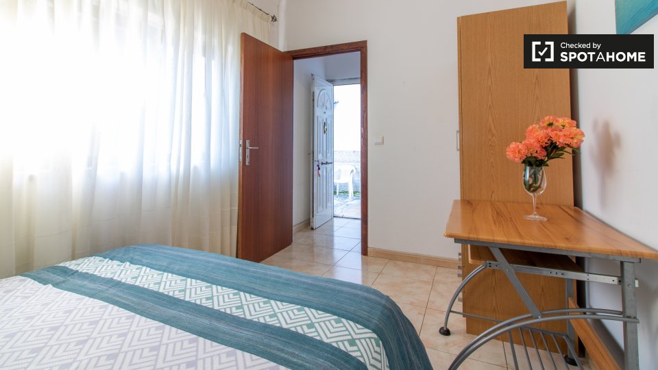 Double room Lisbon, 10 beds, 80m² — photo 8