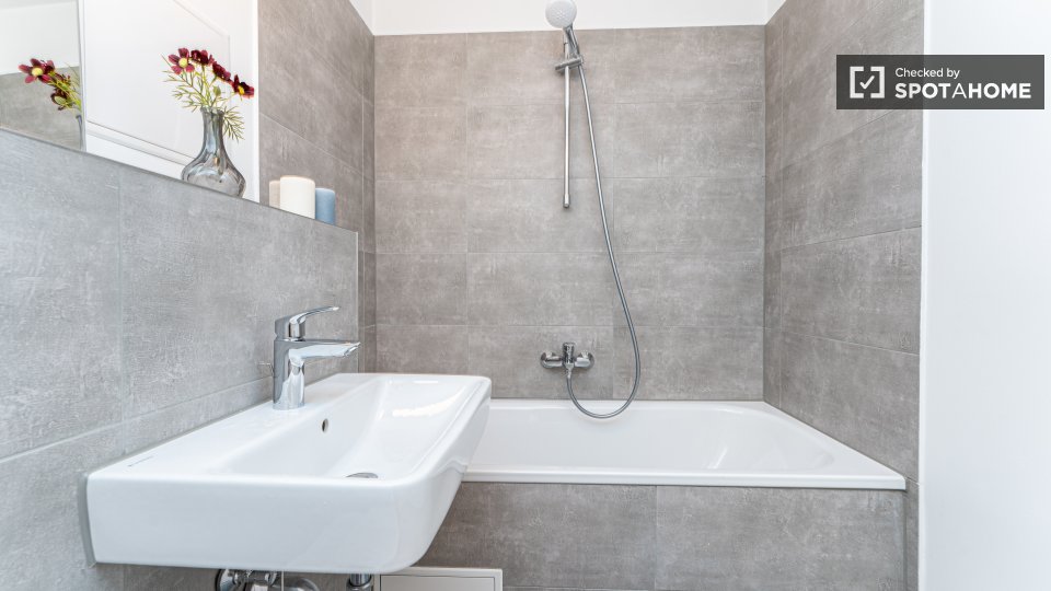 Double room Berlin, 9 beds, 158m² — photo 1