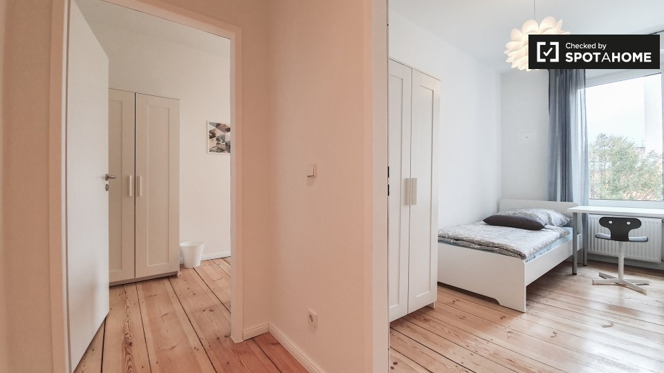 Double room Berlin, 3 beds — photo 9