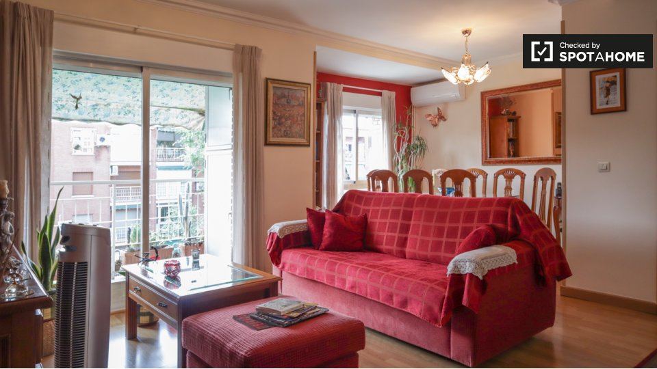Double room Madrid, 3 beds — photo 7