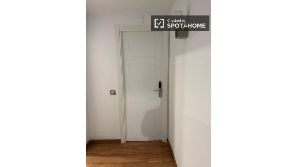 Double room Barcelona, 4 beds, 90m² — photo 18