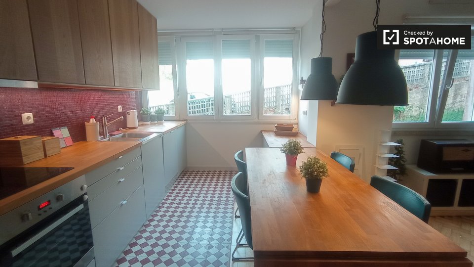 Apartment Lisbon, 2 beds, 68m² — photo 10