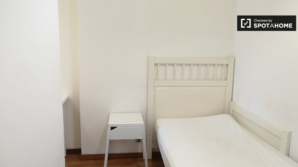 Double room Rome, 5 beds, 140m² — photo 17
