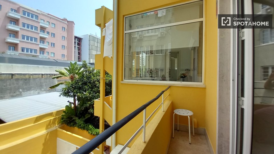 Apartment Lisbon, 3 beds, 120m² — photo 19