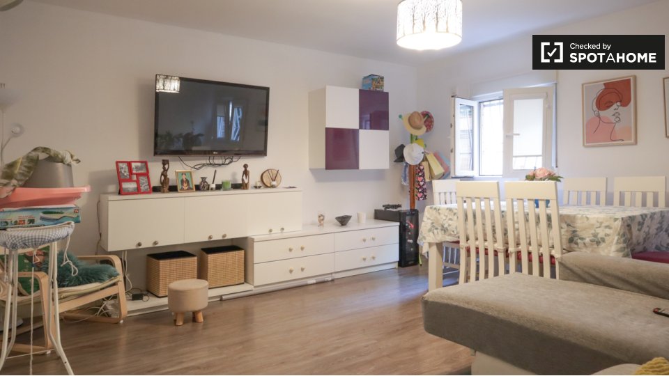 Double room Madrid, 2 beds — photo 10