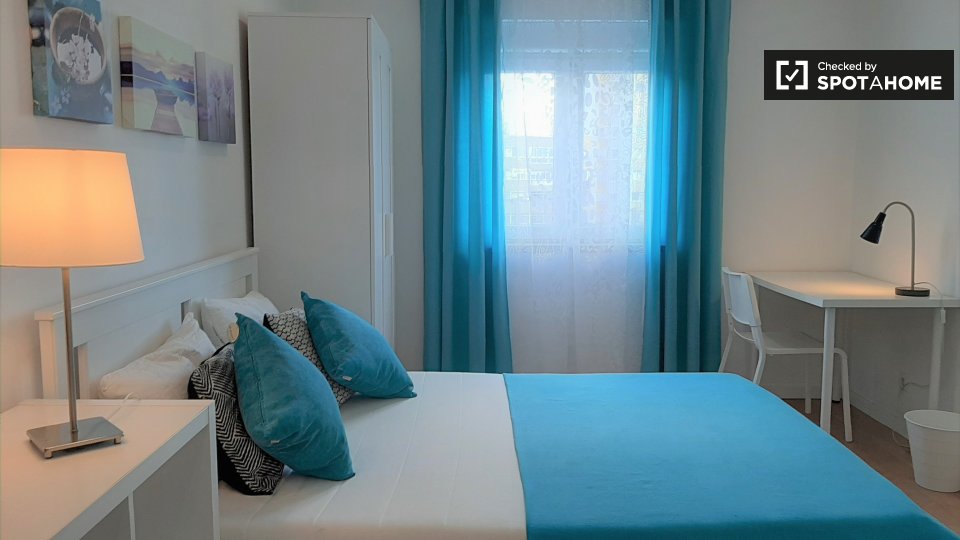 Double room Lisbon, 4 beds, 100m² — photo 26