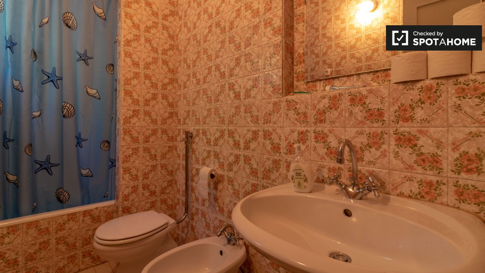 Double room Lisbon, 6 beds, 250m² — photo 15